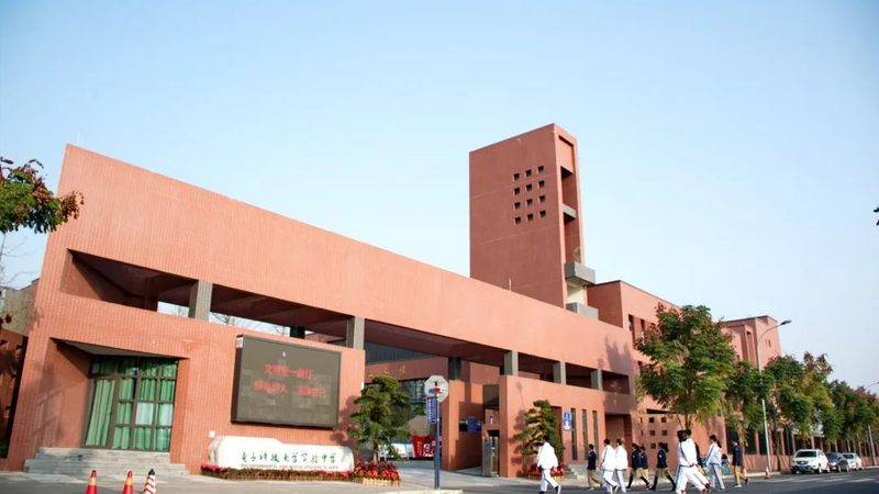 车载电子与传统汽车配件：本质区别与未来趋势